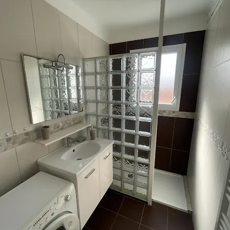 Le Petit Ampere - Proche *